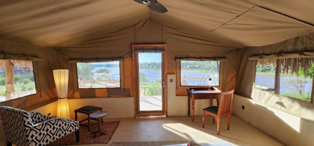Posezení v ubytování Kudu Safari Camp