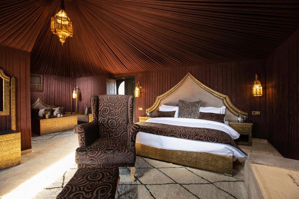 Postel nebo postele na pokoji v ubytování Kalyptus Luxury Camp