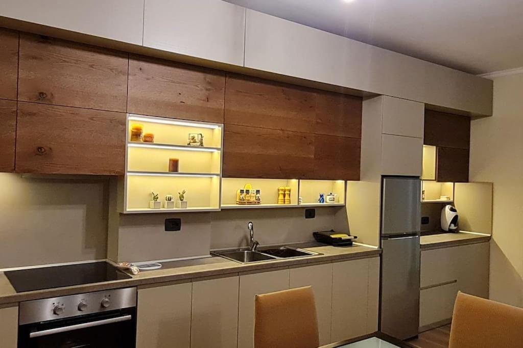 Lucy 21-Square Apartment - Image 9