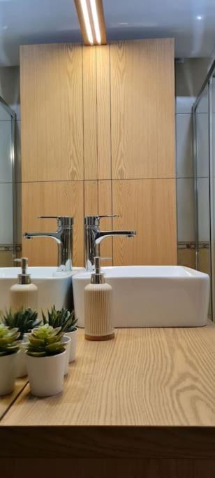 Lucy 21-Square Apartment - Image 3