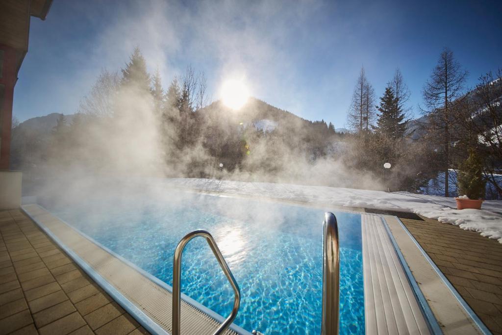 Bazén v ubytování AlpenParks Premium Apartment Rehrenberg II nebo v jeho okolí