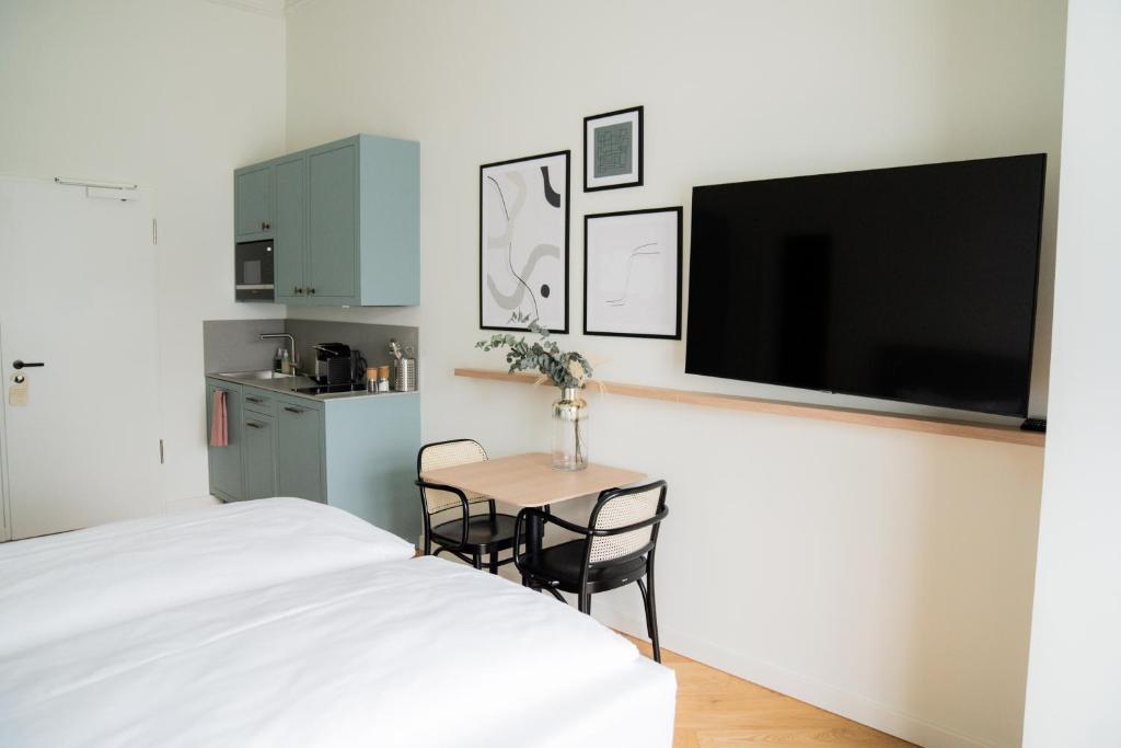 Bob W Lübeck Old Town - 17