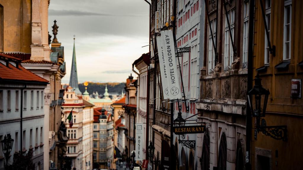 Nespecifikovaný výhled na destinaci Praha nebo výhled na město při pohledu z hotelu