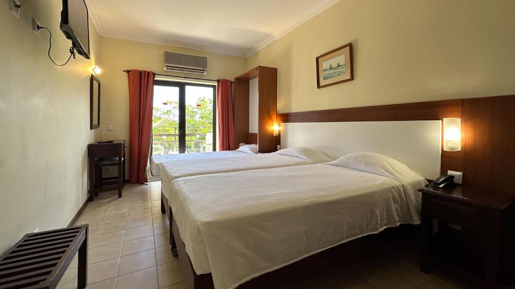 Hotel Avenida Praia - Resim 43