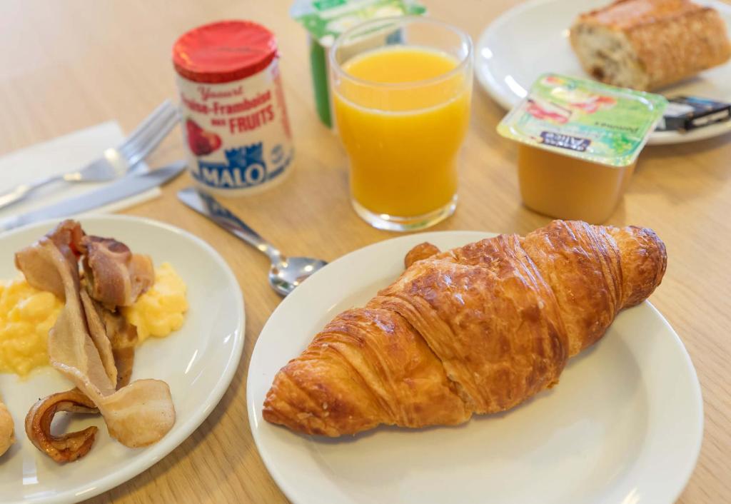 Možnosti snídaně pro hosty v ubytování B&B HOTEL Bourges 1
