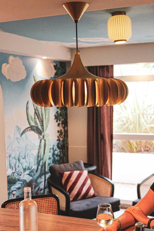 Hotel-Restaurant Isidore Nice Ouest - Resim 19