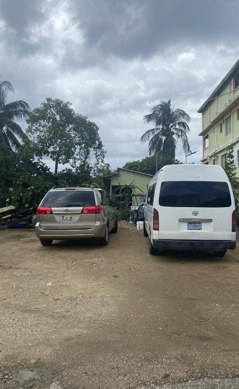Fotografie z fotogalerie ubytování Chaleanor Hotel v destinaci Dangriga