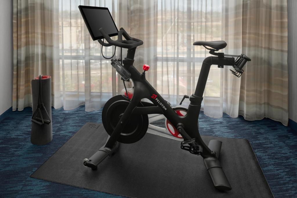 Homewood Suites by Hilton San Diego Hotel Circle/SeaWorld Area - One-Bedroom Queen Suite With Peloton Bike