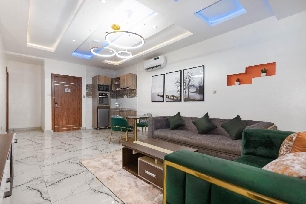 Kuchyň nebo kuchyňský kout v ubytování God's Touch Apartments Remi Fani Kayode GRA. Ikeja