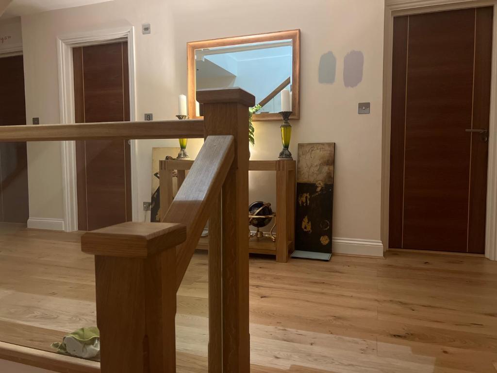 Room in Ickenham, Ickenham (updated prices 2024)