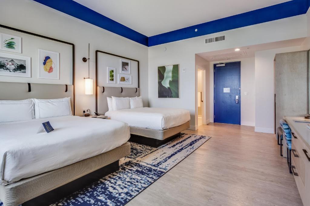 SERENA Hotel Aventura Miami, Tapestry Collection by Hilton photo