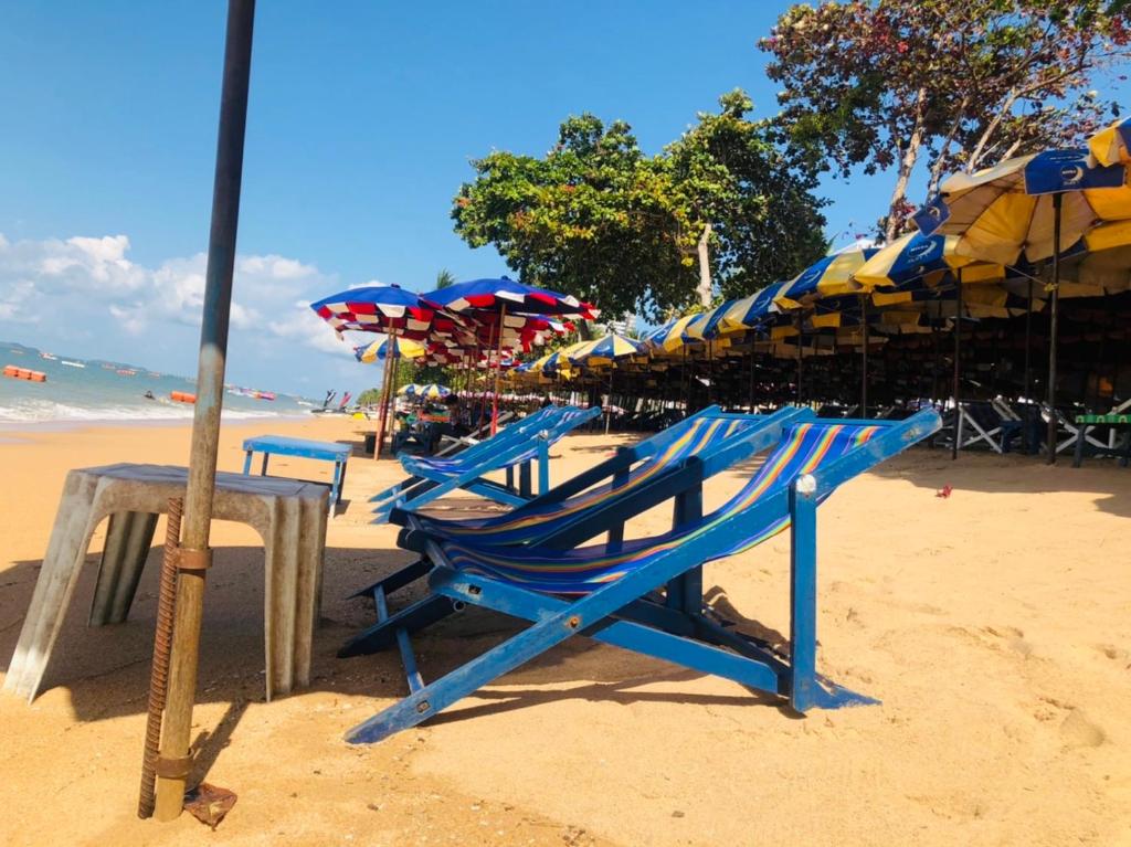 Chang Charlie Inn, Boutique - Resim 10