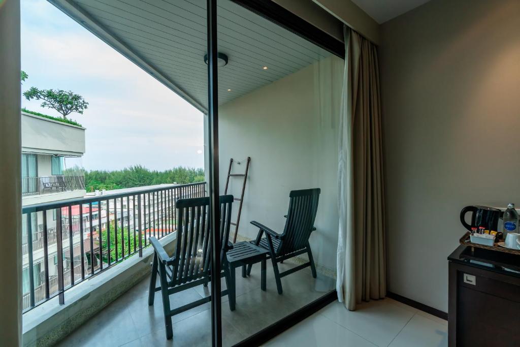 Balkón nebo terasa v ubytování Tara Mantra Cha-Am Resort