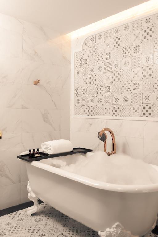 CHINO@NIMMAN Luxury Boutique Hotel - Resim 12