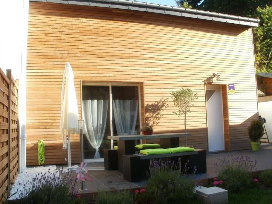 Zahrada ubytování Gîte de la buse, secteur calme,2 chambres, Netflix