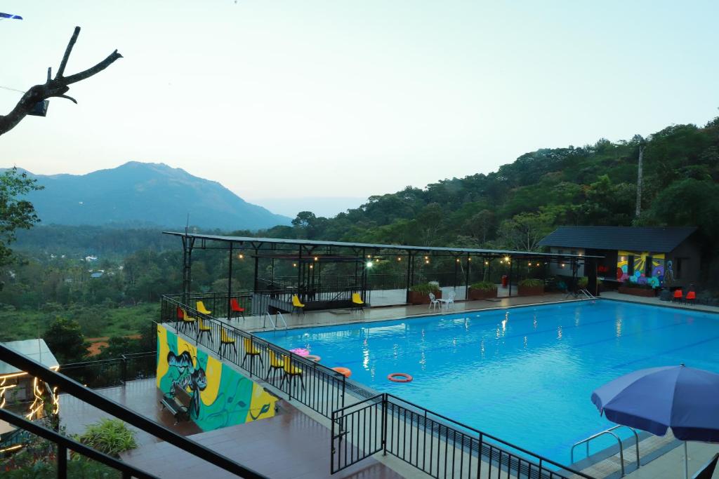Nespecifikovaný výhled na hory nebo výhled na hory při pohledu z hotelu
