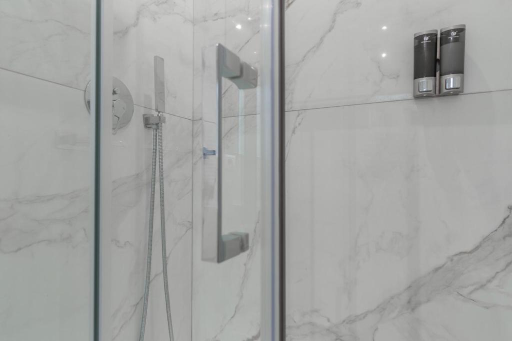 Leia Hospitality - 2