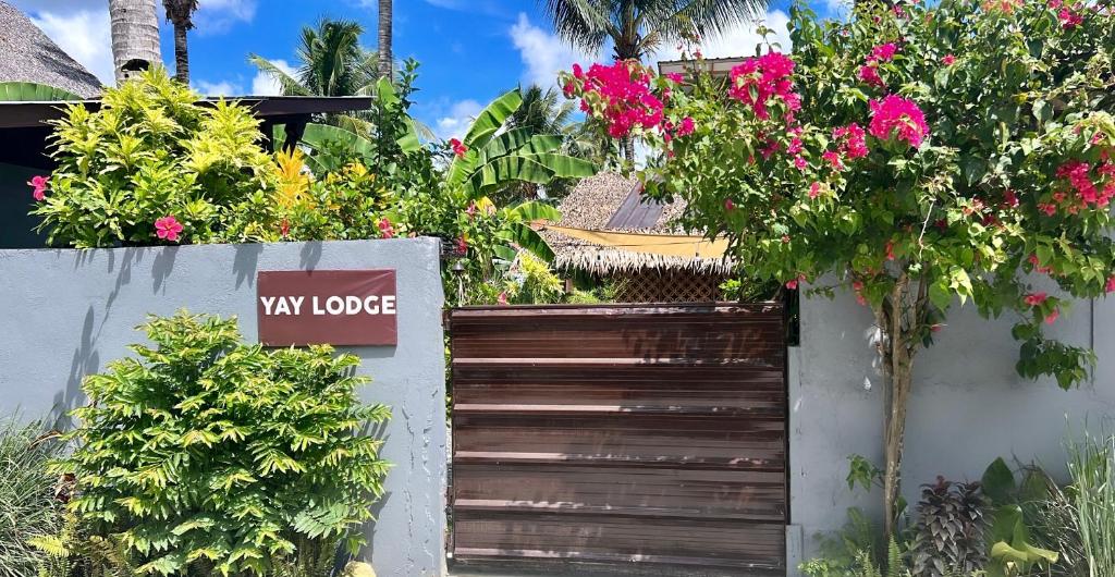 Zahrada ubytování Yay Lodge SIARGAO, private room 2 with AC & hot shower and fast Starlink Wifi