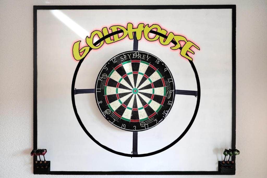 Fotografie z fotogalerie ubytování Goldhouse - Sauna, Whirlpool, Switch, Darts & mehr v destinaci Andernach