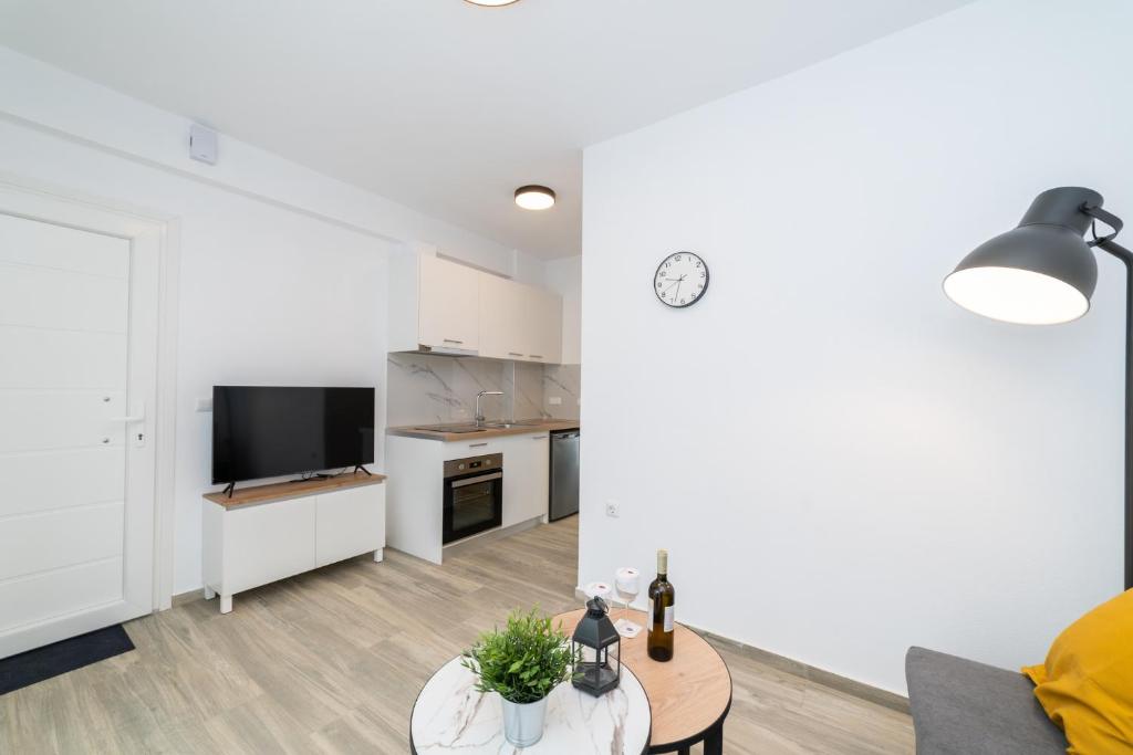 Kuchyň nebo kuchyňský kout v ubytování Anastasia Residential Complex