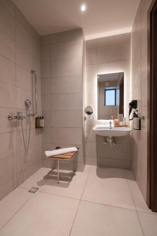 Koupelna v ubytování IRA - ΗΡΑ Hotel