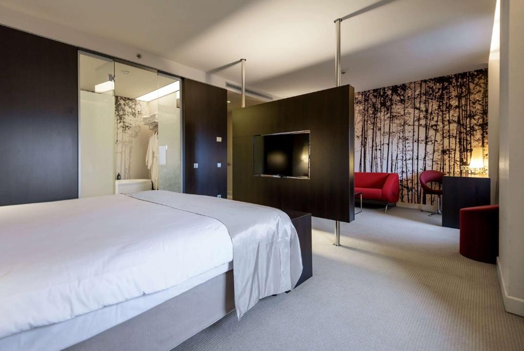 Ramada Plaza by Wyndham Bucharest Convention Center - Resim 16