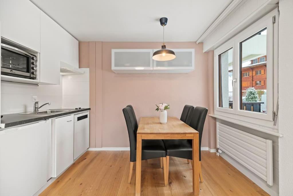 Kuchyň nebo kuchyňský kout v ubytování Appartement calme et accueillant à Charmey