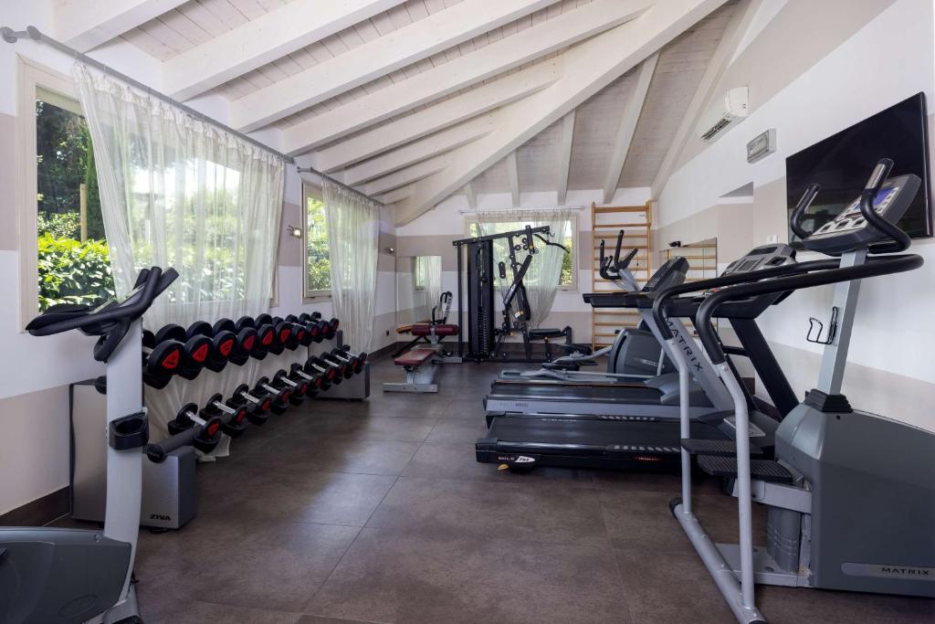 Centrum fitness w obiekcie Best Western Plus Hotel Modena Resort