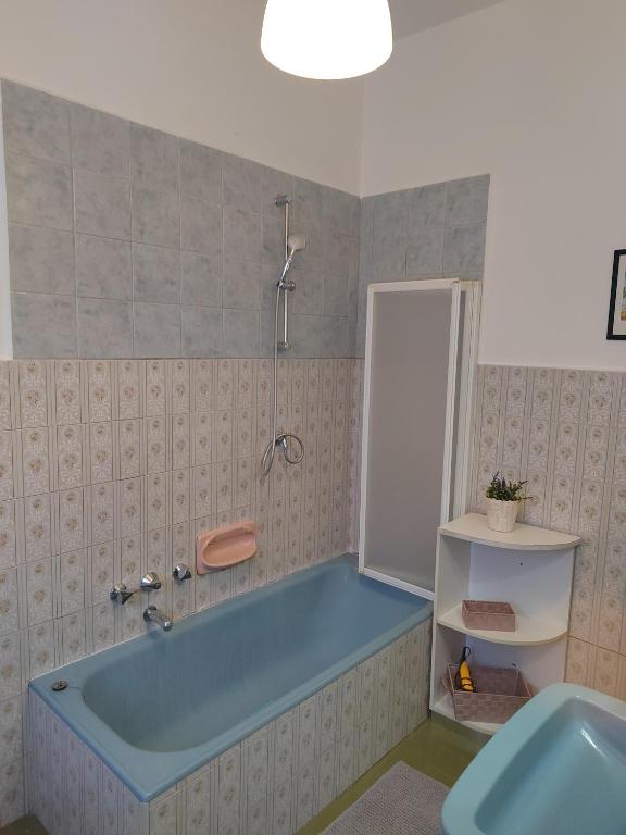 Lomello_Free Wi-Fi_Netflix - Apartamento De Dos Dormitorios