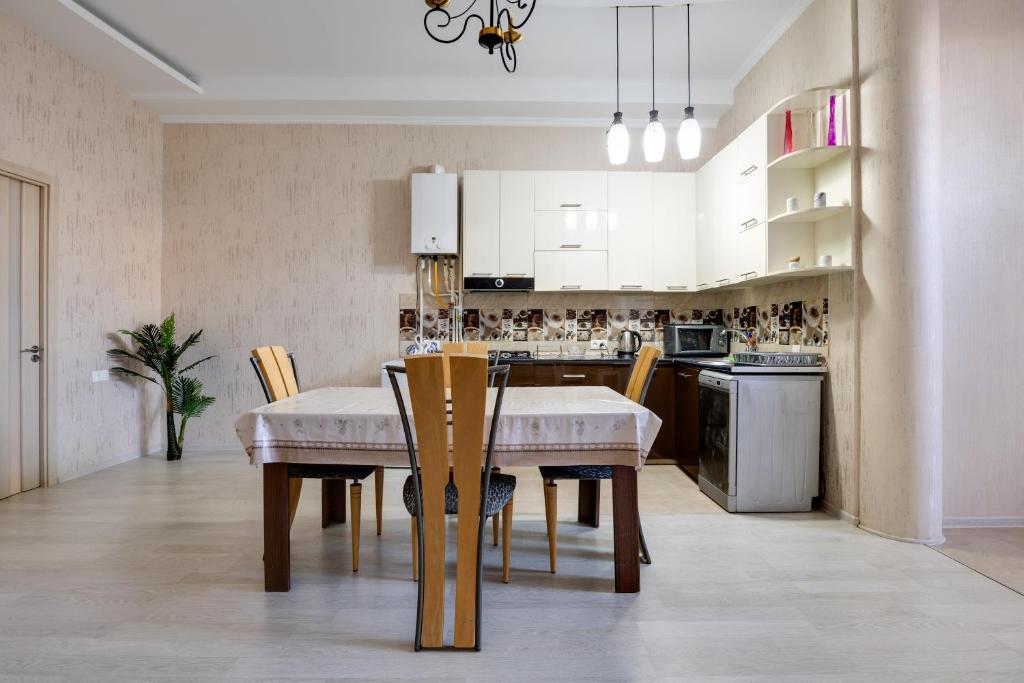 تصویر اتاق‌های 2 BR Apartment on Betlemi Street - تصویر ۲
