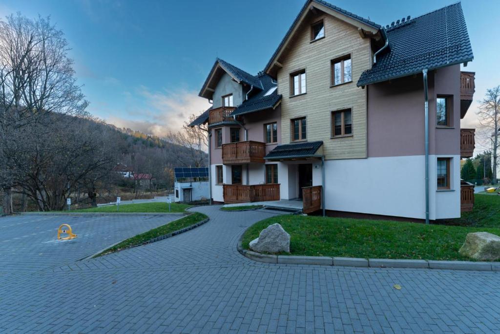 Apartament Spokojna Przystań z prywatnym parkingiem by SpaceApart