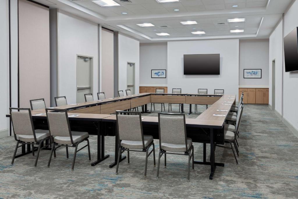 Hilton Garden Inn Charlotte Uptown photo