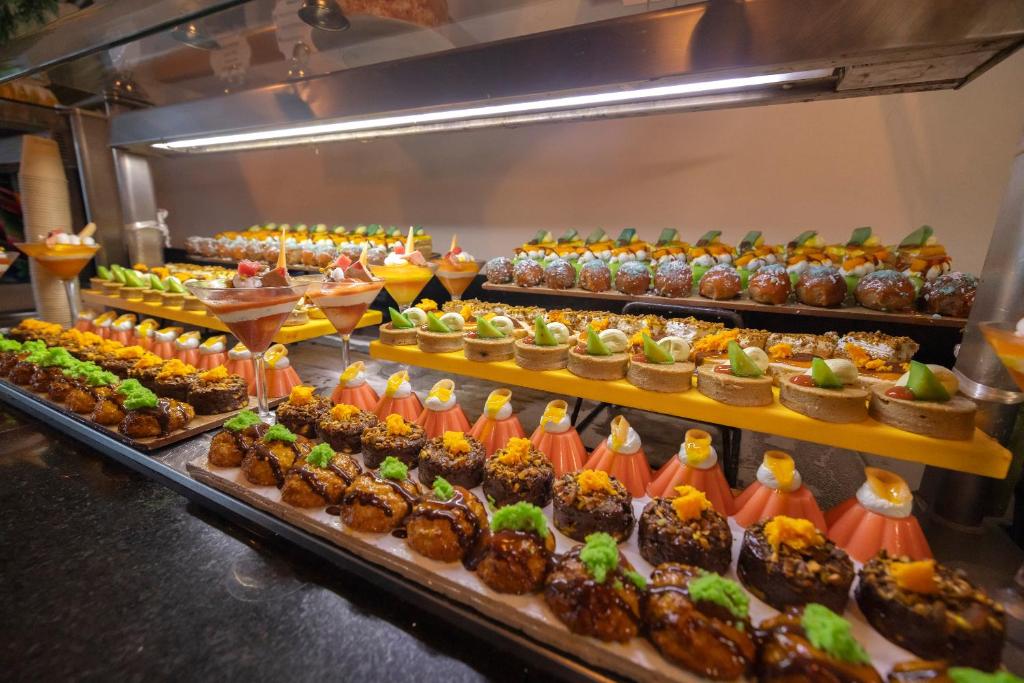 Comida en o cerca de este hotel