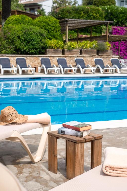 Bazén v ubytovaní Hotel Alga alebo v jeho blízkosti