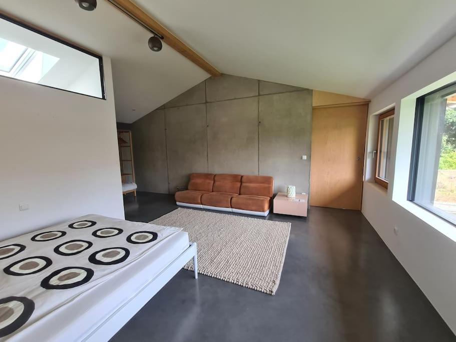 Postel nebo postele na pokoji v ubytování Ferienhaus Bergblick 170qm nur 5 min zum Chiemsee