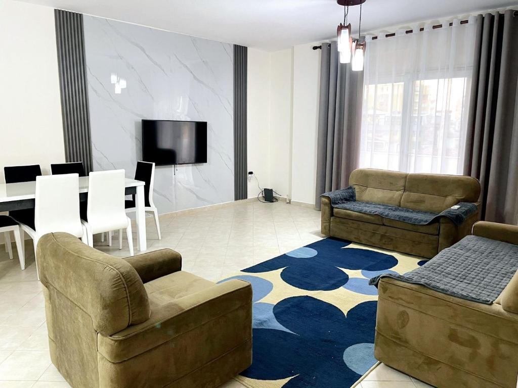 New Bazaar 2 Bed Rooms with free garage - Imazhi 5