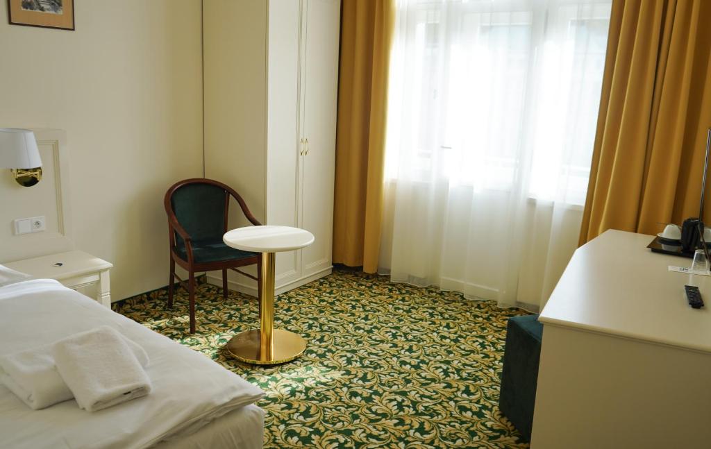 EA Hotel Elefant - Resim 12