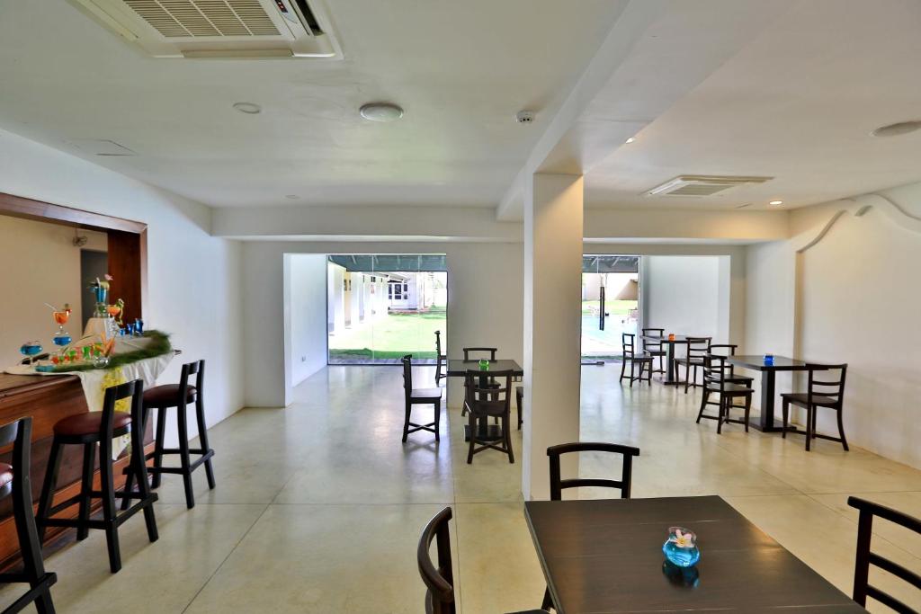 Posezení v ubytování Rajarata Hotel Anuradhapura