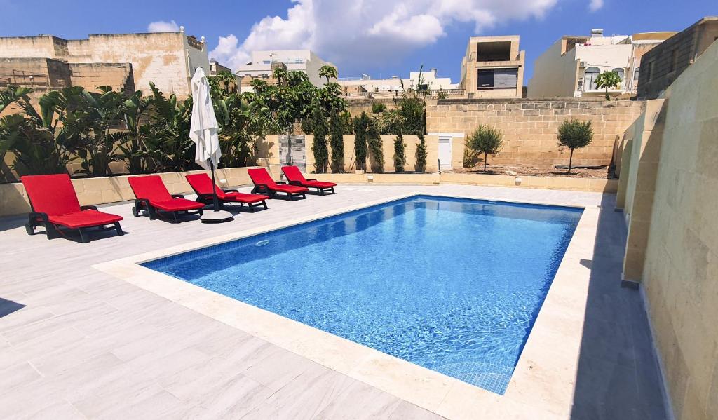 Bazén v ubytování Mgarr ix-Xini Holiday apartment nebo v jeho okolí