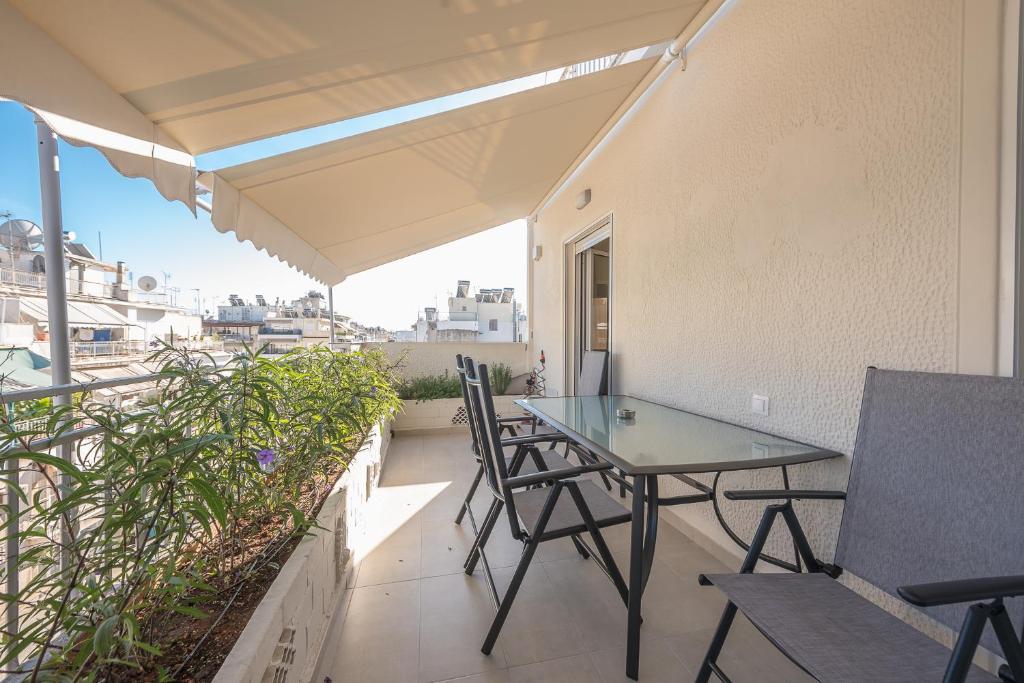 Balkón nebo terasa v ubytování Attiki Metro Top Floor By Greece Apartments