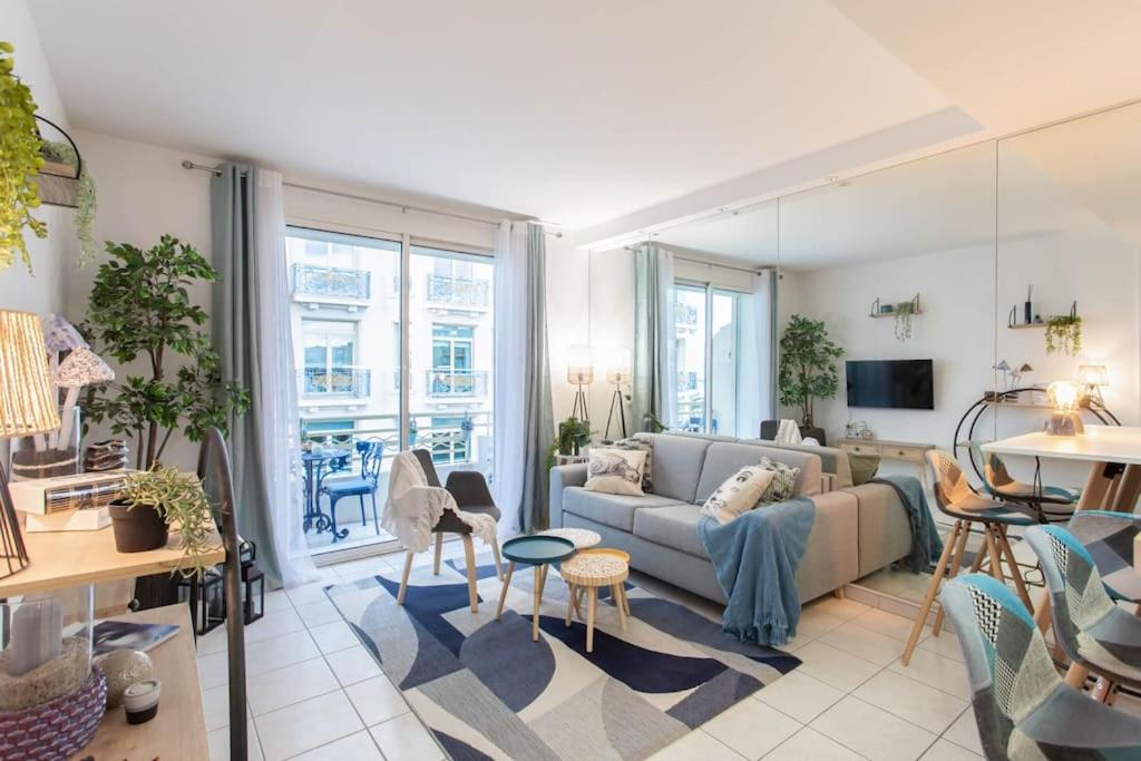 Photo de la galerie de l'établissement C10 2 Rooms Henri IV close to Film Festival/Balcony-AC, à Cannes