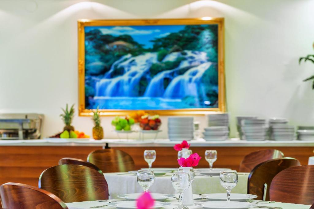 A restaurant or other place to eat at Elinotel Polis Hotel