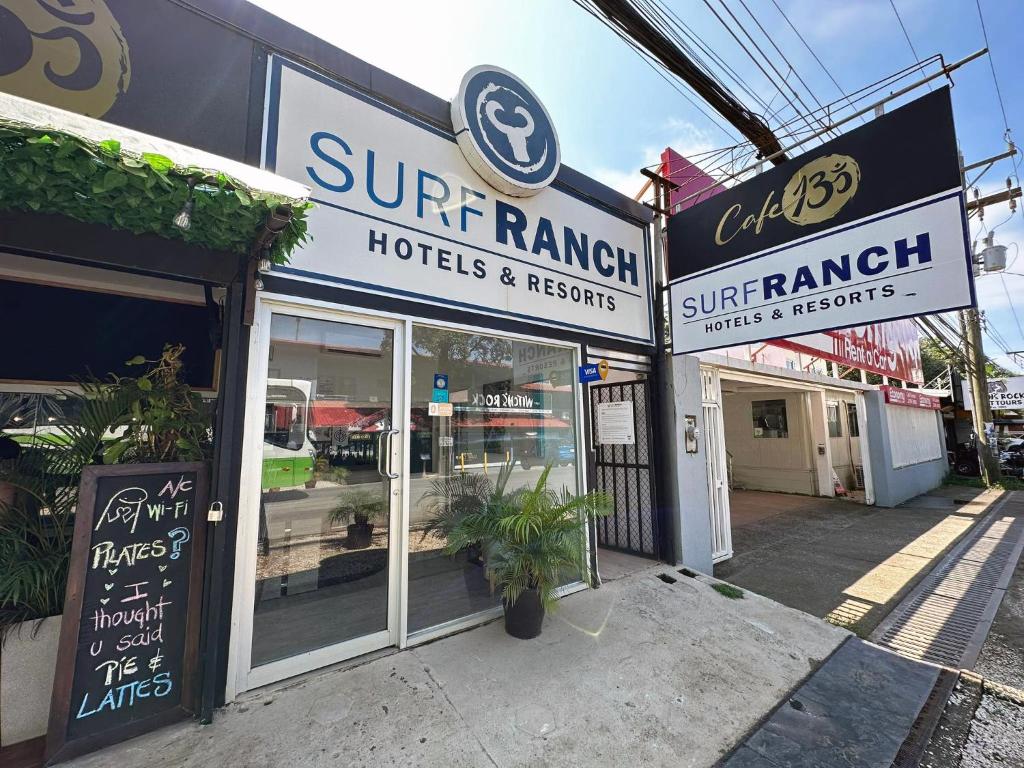 Certifikát, hodnocení, plakát nebo jiný dokument vystavený v ubytování Surf Ranch Tamarindo