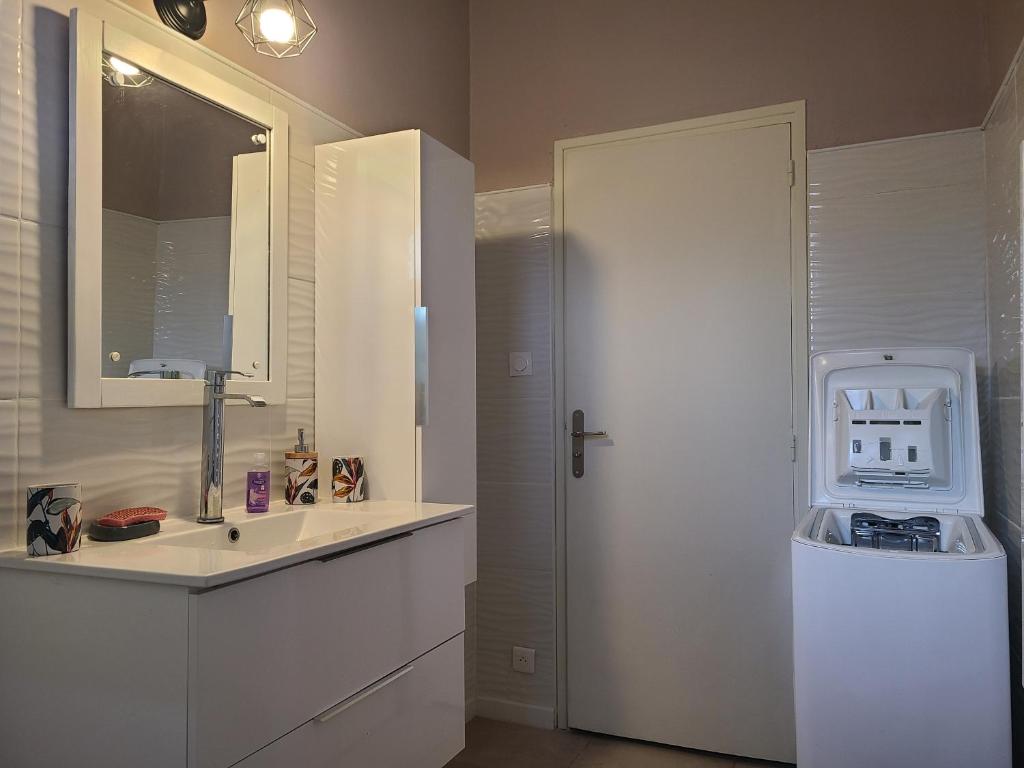 Kuchyňa alebo kuchynka v ubytovaní A CASA DI LOULOU e MARIA