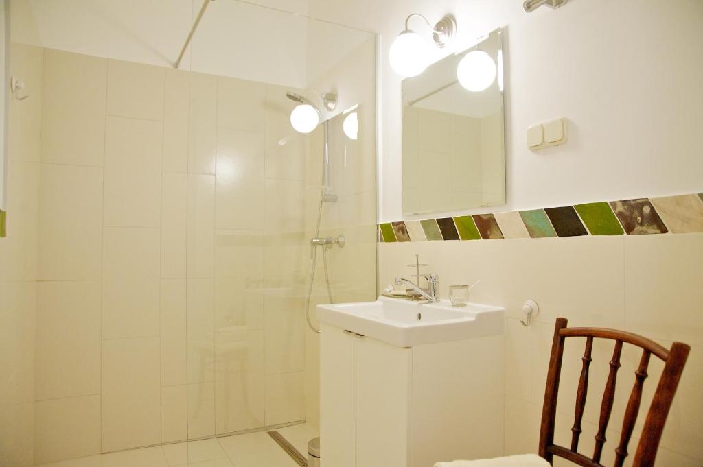 Kúpeľňa v ubytovaní Green Door Family Apartment
