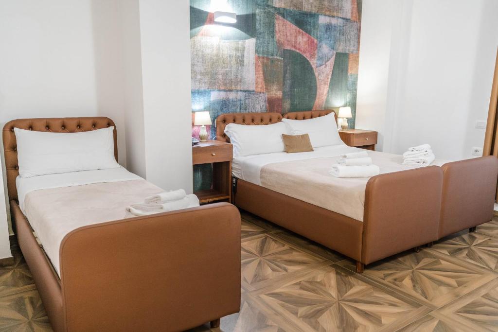 Kairos Hotel - Triple Room