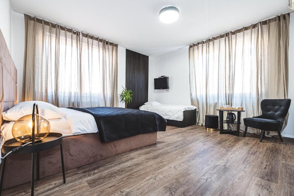 National Plus - Resim 6