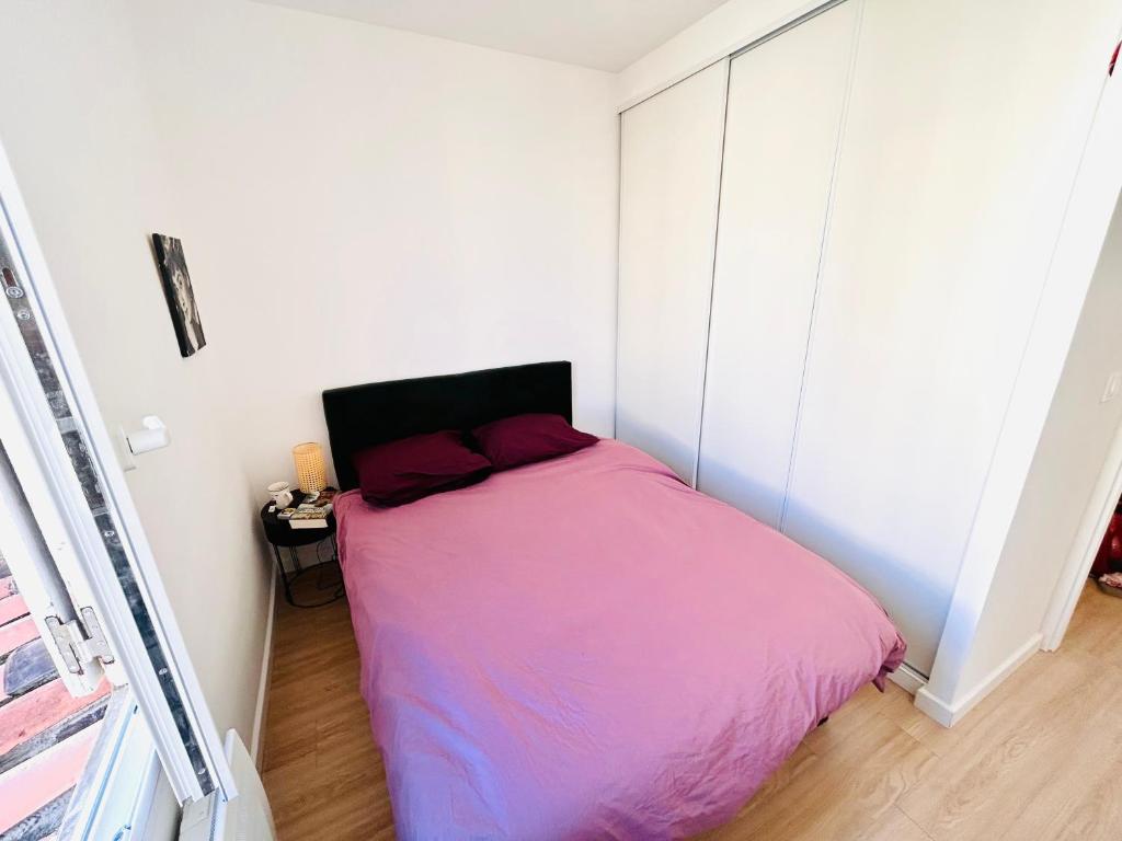 Lova arba lovos apgyvendinimo &#x12F;staigoje Cosy flat in the heart of Marseille