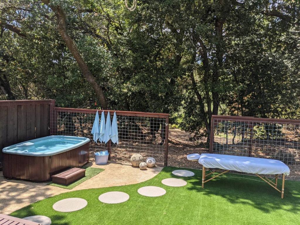 Sonoma Creekside Hot tub and Golf, Sonoma (updated prices 2024)