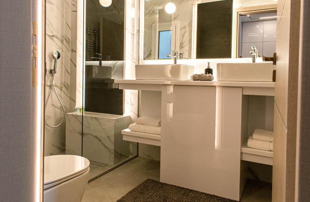 Koupelna v ubytování Aether Home - Modern & Luxe Stay with 65 TV by TT